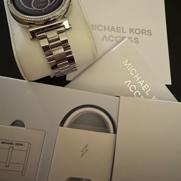 Michael Kors Glittering Silver Smartwatch MKT5020 - Picture 4 of 9